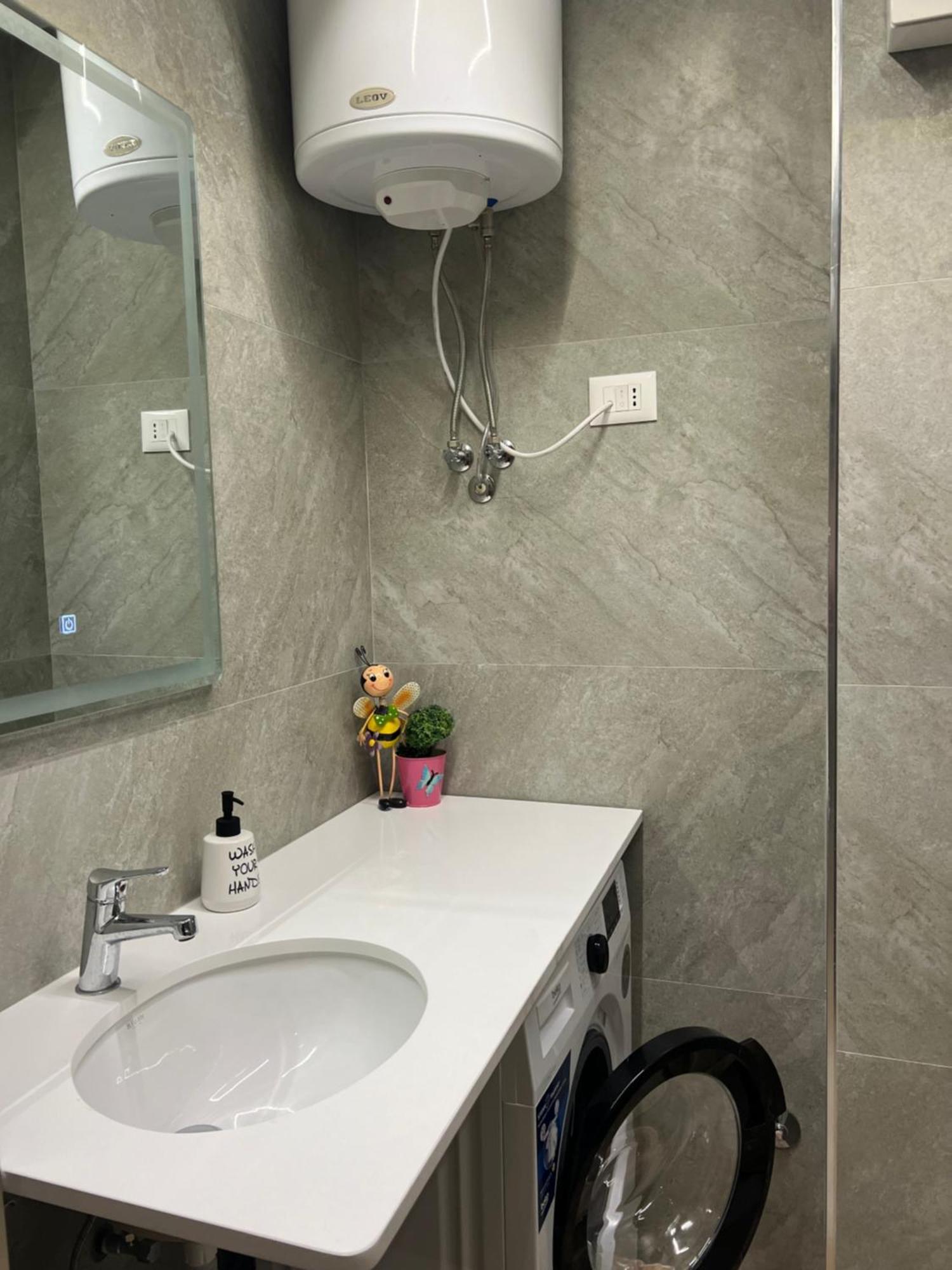 Port View Apartment 2 ดูร์เรส ภายนอก รูปภาพ