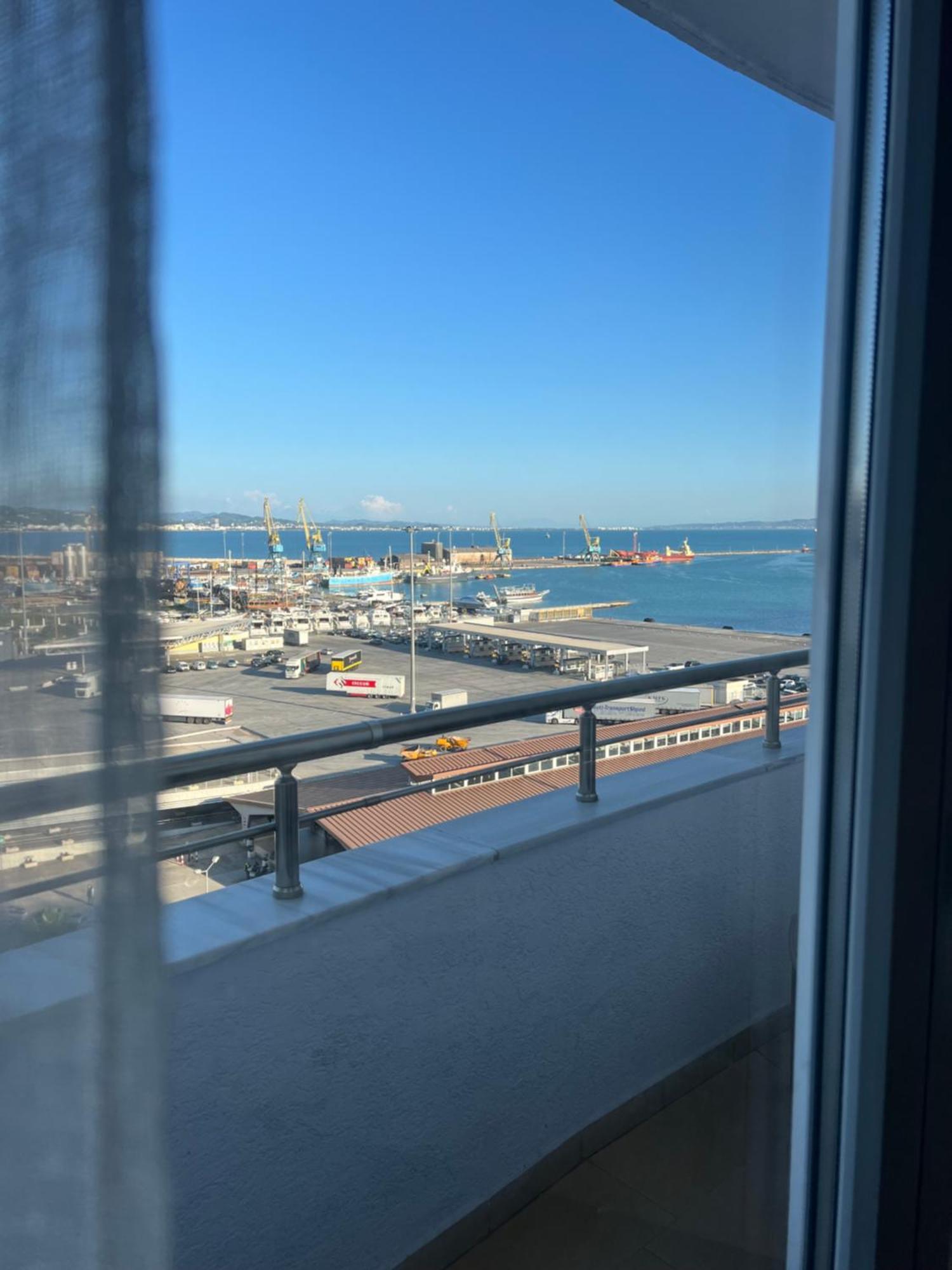 Port View Apartment 2 ดูร์เรส ภายนอก รูปภาพ